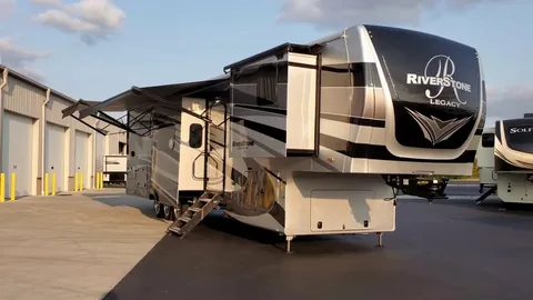 Thinking of Storing a Fifth Wheel? RV Storage Units Can Help